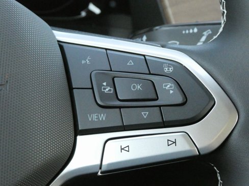 New 2026 Volkswagen Atlas SE image 12