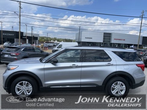 Certified 2022 Ford Explorer XLT w/ Class IV Trailer Tow Package image 2