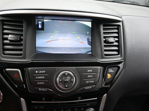 Used 2020 Nissan Pathfinder SV image 14