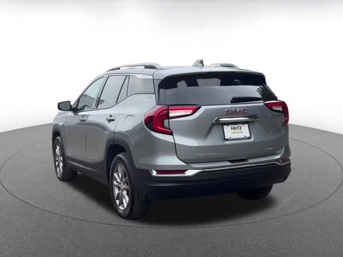 Used 2024 GMC Terrain SLT image 12