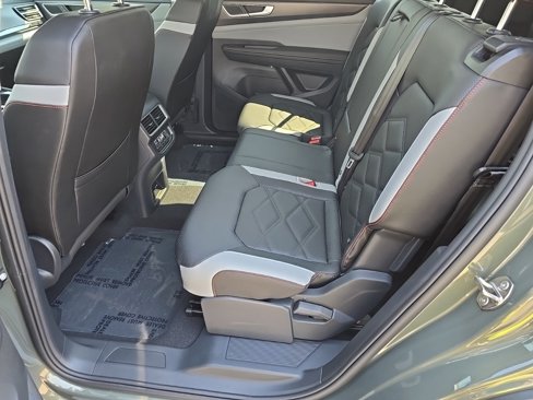 New 2025 Volkswagen Atlas Peak Edition SE image 16