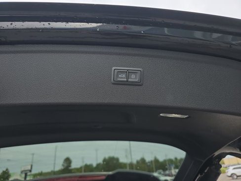 Certified 2025 Audi Q5 2.0T Premium image 17