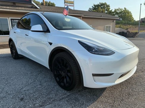 Used 2020 Tesla Model Y Long Range image 1