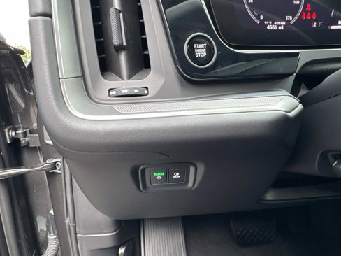 Certified 2025 Porsche Cayenne Coupe image 34