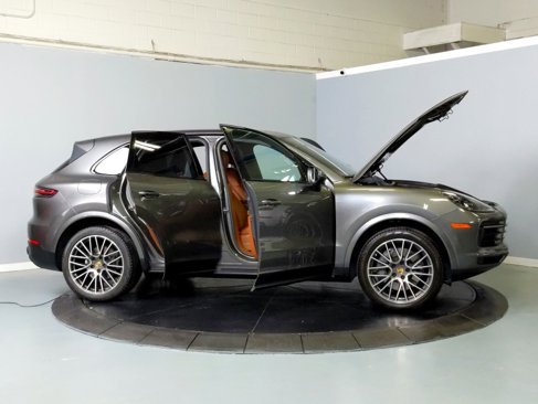 Used 2020 Porsche Cayenne S image 16