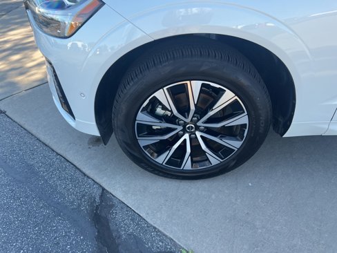 Certified 2025 Volvo XC60 B5 Plus image 9