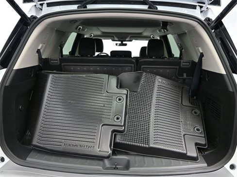 New 2025 Nissan Pathfinder Platinum image 16