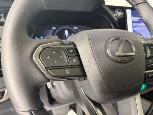 New 2025 Lexus RX 450h AWD w/ Luxury Package image 17