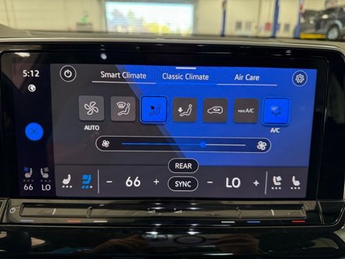 Certified 2025 Volkswagen Atlas SEL image 18