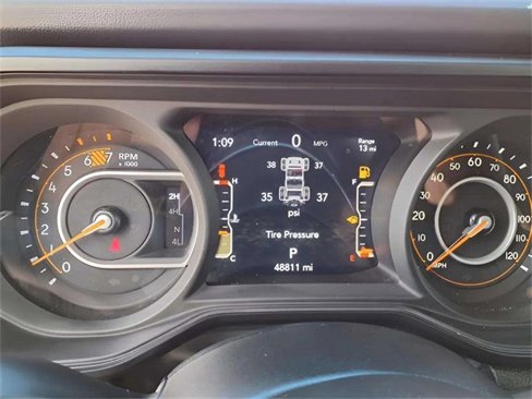 Used 2024 Jeep Wrangler Sahara image 13
