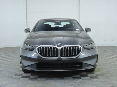 Used 2025 BMW 530i w/ Premium Package image 3