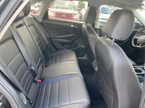 Used 2021 Volkswagen Jetta SE image 24