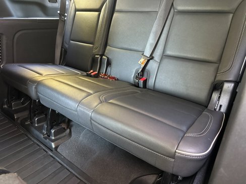 Used 2023 Chevrolet Suburban Premier image 17