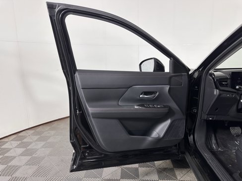 New 2026 Nissan Kicks SR image 37