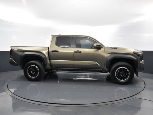 Used 2025 Toyota Tacoma TRD Off-Road image 39