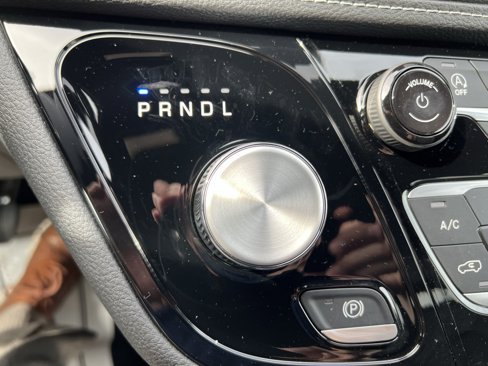 New 2026 Chrysler Pacifica Select image 37