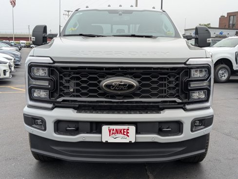 New 2026 Ford F250 Lariat w/ Black Appearance Package image 9