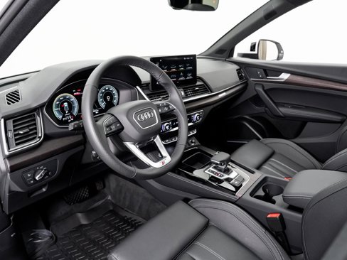 Used 2024 Audi Q5 e Premium Plus image 4
