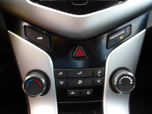 Used 2016 Chevrolet Cruze LT image 13