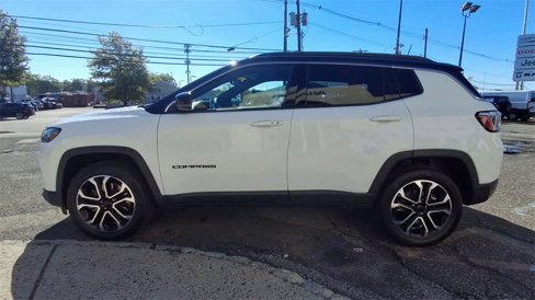 Used 2024 Jeep Compass Limited image 5