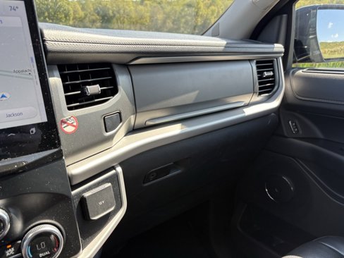 Used 2024 Ford Expedition Max XLT image 42