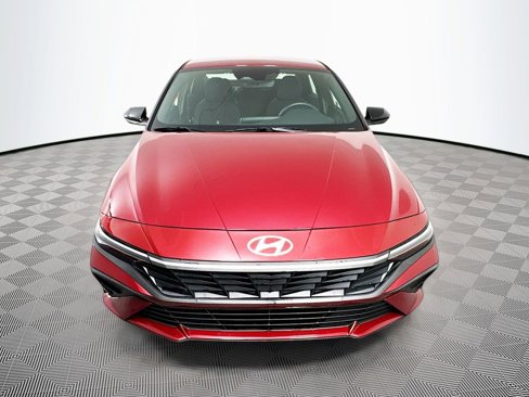 Certified 2025 Hyundai Elantra Sport image 2