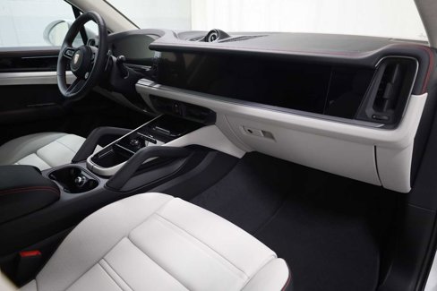 New 2025 Porsche Cayenne GTS image 6