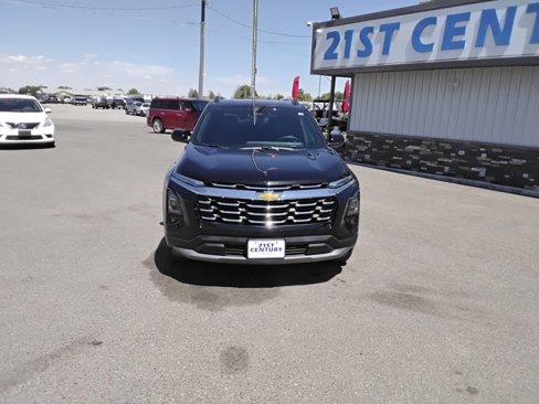 Used 2025 Chevrolet Equinox LT w/ Convenience Package II image 3