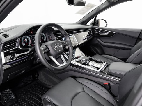 Certified 2025 Audi Q7 3.0T Prestige image 4