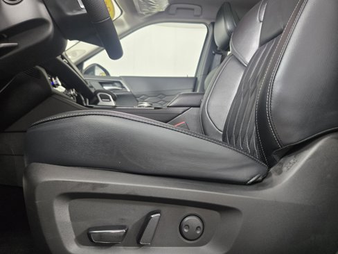 New 2025 Mitsubishi Outlander SEL image 32