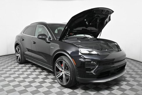Used 2025 Porsche Macan 4S Electric image 31