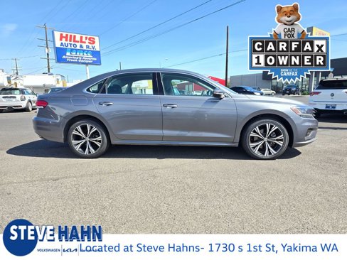 Used 2022 Volkswagen Passat 2.0T SE image 2