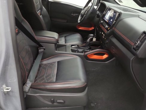 Used 2025 Nissan Frontier PRO-4X w/ Pro Premium Package image 3