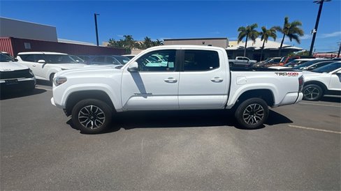 Used 2020 Toyota Tacoma TRD Sport w/ Technology Package image 2