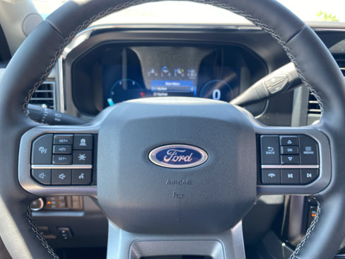 New 2025 Ford F350 4x4 Crew Cab Super Duty image 9