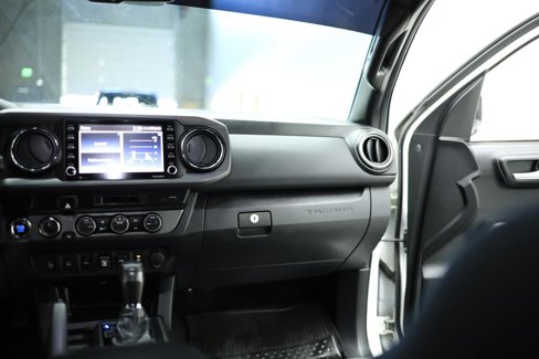 Used 2022 Toyota Tacoma TRD Off-Road image 50