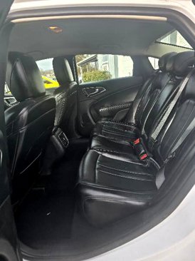 Used 2015 Chrysler 200 C image 8