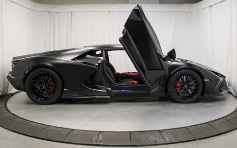 Used 2025 Lamborghini Revuelto image 12