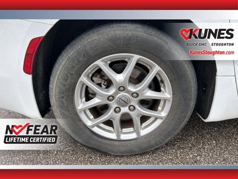 Used 2023 Chrysler Voyager LX image 14