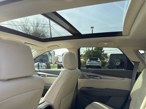 Used 2025 Cadillac XT5 Premium Luxury image 11