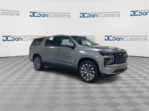 New 2026 Chevrolet Suburban High Country image 2