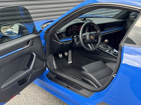 Certified 2025 Porsche 911 Carrera T image 16