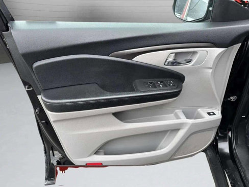Used 2017 Honda Pilot EX image 38