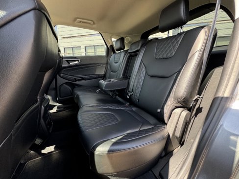 Used 2024 Ford Edge Titanium image 29