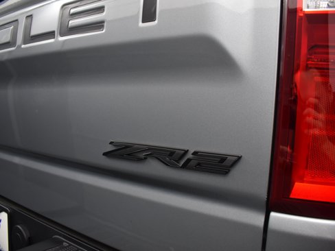Used 2024 Chevrolet Silverado 1500 ZR2 w/ Technology Package image 21