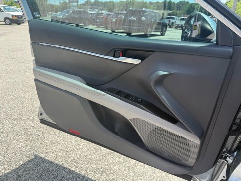 Used 2022 Toyota Camry LE image 22
