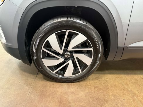 Used 2025 Volkswagen Atlas SE image 89