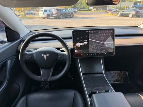 Used 2020 Tesla Model Y Long Range image 13
