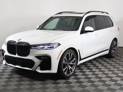 Used 2022 BMW X7 M50i image 13