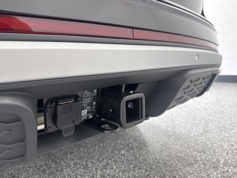 New 2026 Volkswagen Atlas Peak Edition image 9